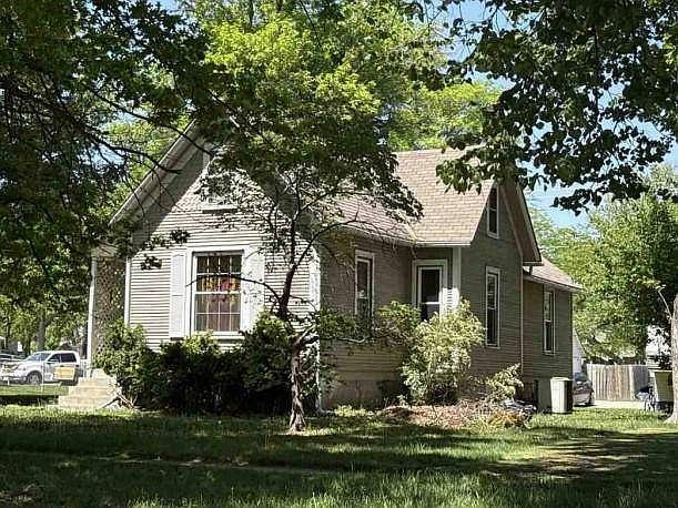 2nd image of 2016 15th St