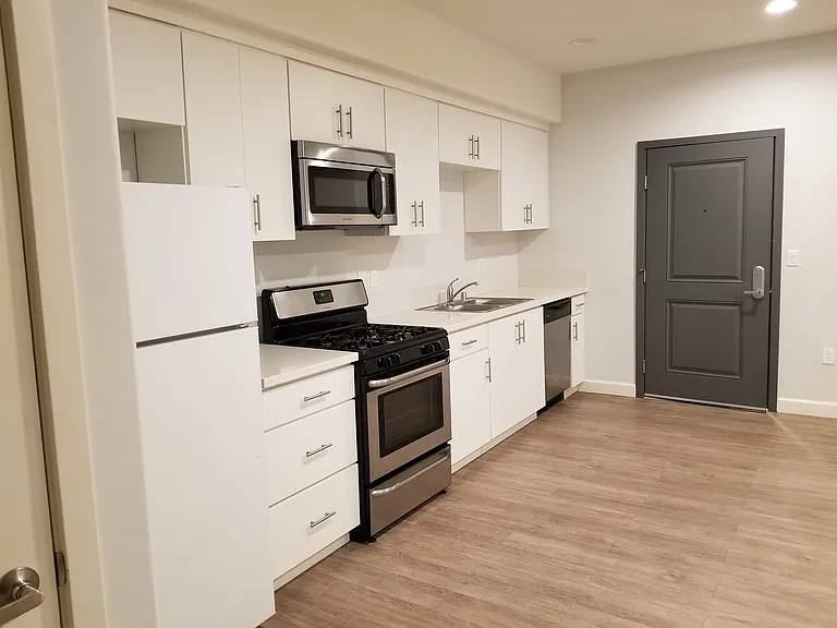 7605 Louise Ave #404 — Photo 12