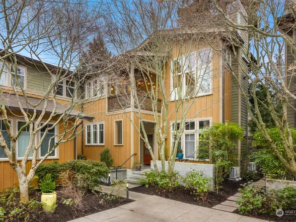 828 Madison Avenue N #4, Bainbridge Island, WA 98110