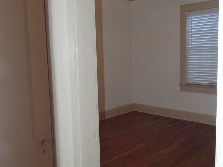 1102 Dodson St — Photo 7