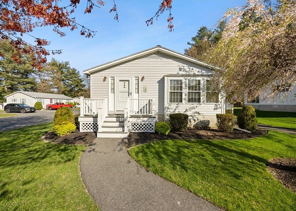 1st image of 2 Ridgewood Cir