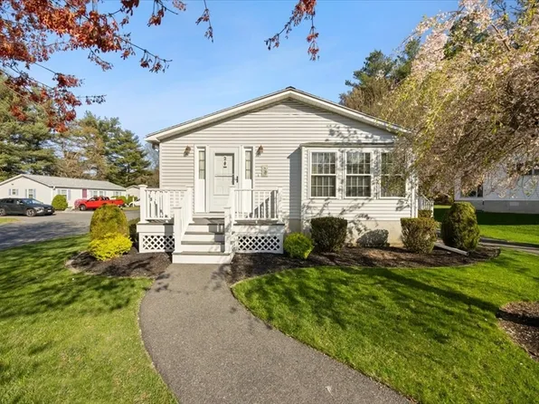 2 Ridgewood Cir, Bridgewater, MA 02324