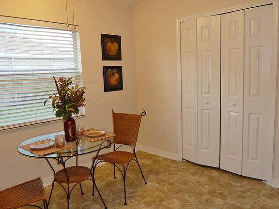 Eat in kitchen large pantry