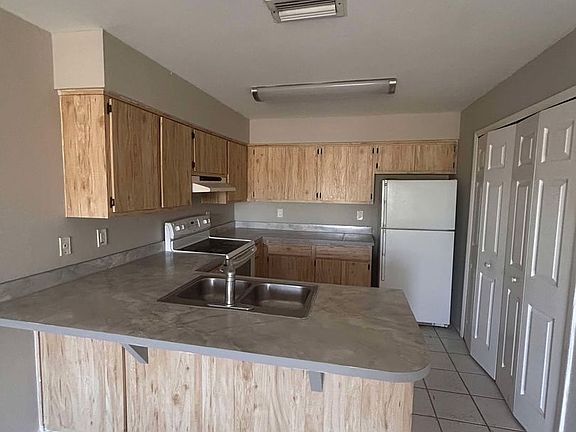4th image of 1020 NE 8th Ter #C
