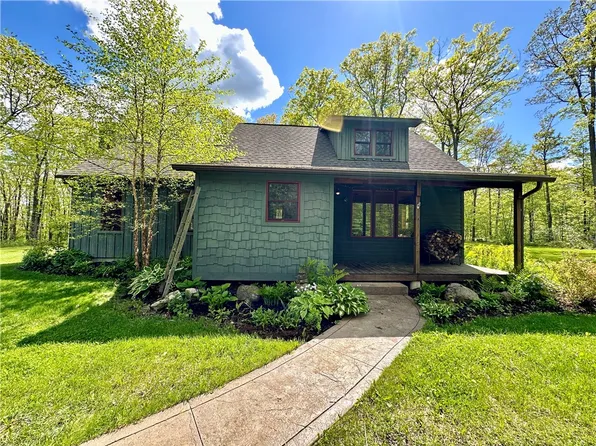 5515 Highlands Dr, Branchport, NY 14418