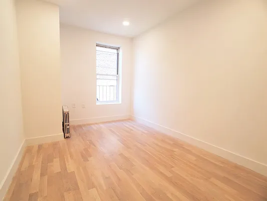 Rented by EXR | media 21