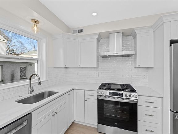 3rd image of 48 Ash Ave #B