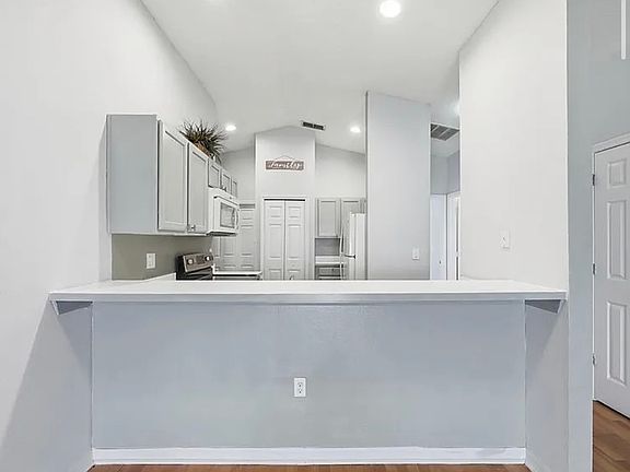 3rd image of 15187 Harrowgate Way