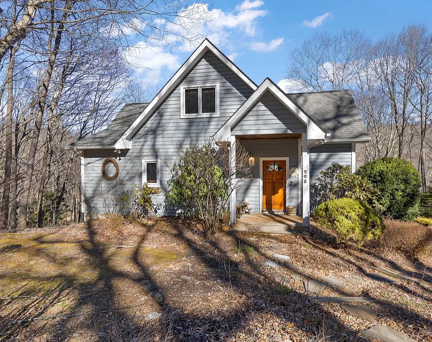 208 Grande Oaks Dr