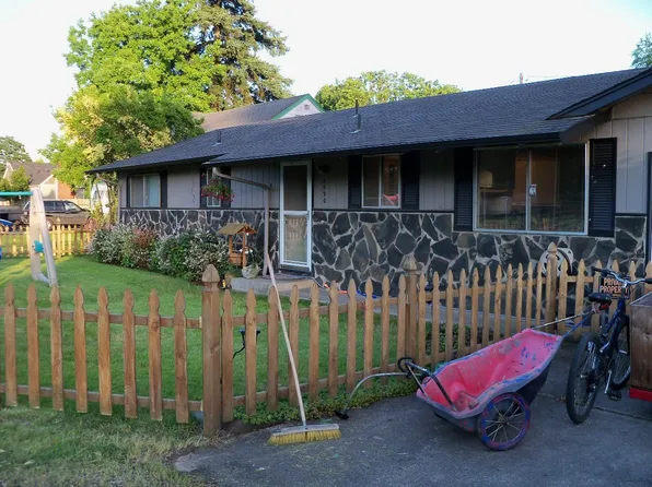 1495 Hughes St, Eugene, OR 97402