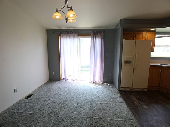 5th image of 125 Flagstaff Way