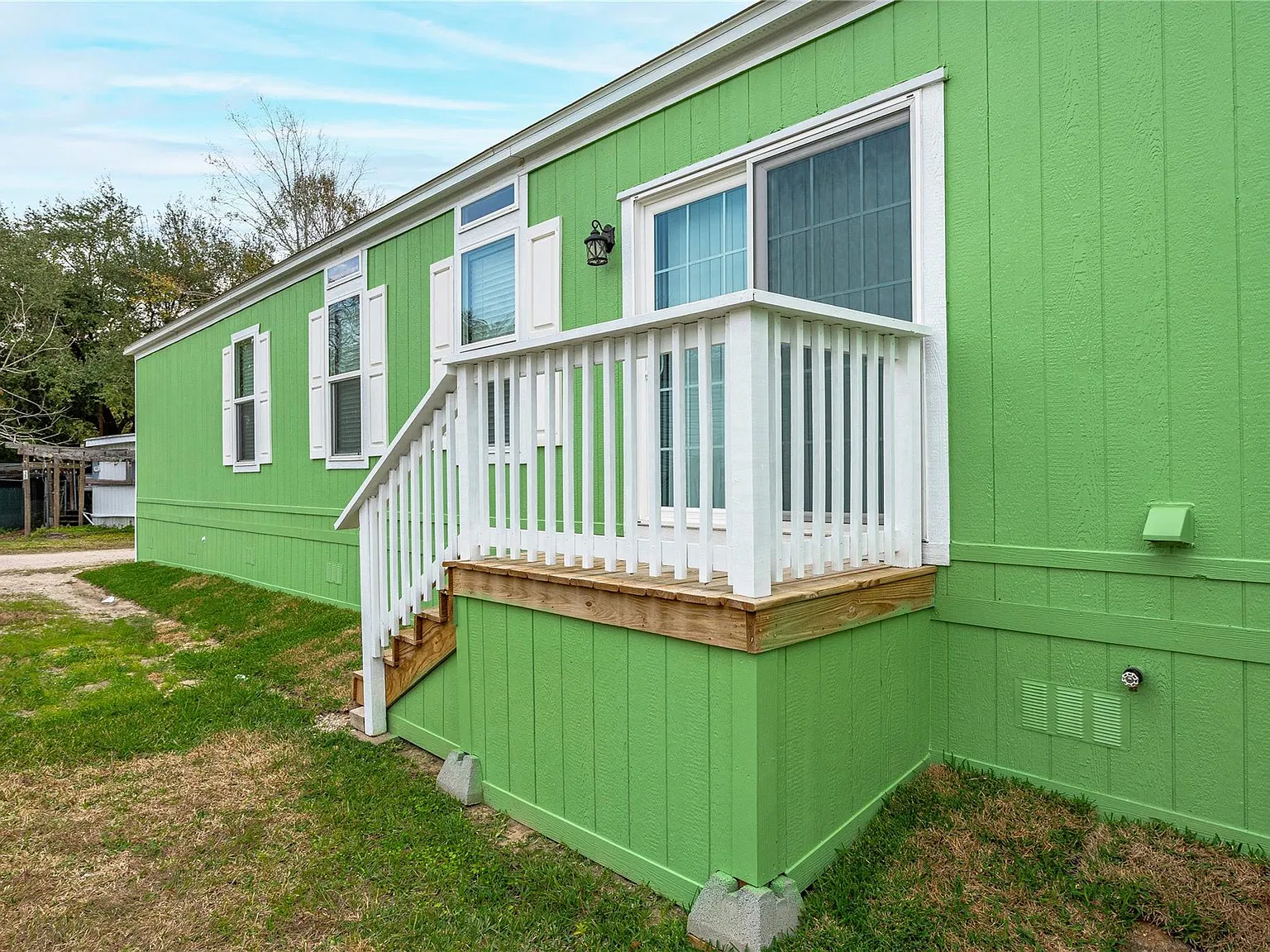 3 bed, 2.0 bath, 1216 sqft, $1,600 — Photo 3