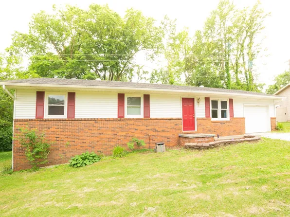 1203 Parkwood Ln, Boonville, IN 47601
