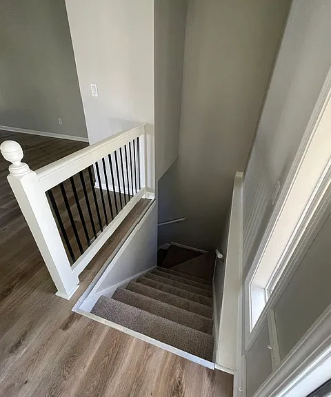 NE Cedar St — Photo 8