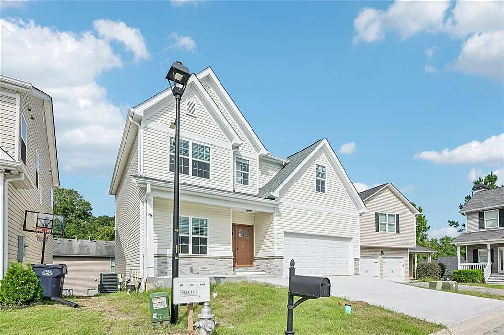 4 bed, 3.5 bath, 2730 sqft, $2,650 — Photo 1