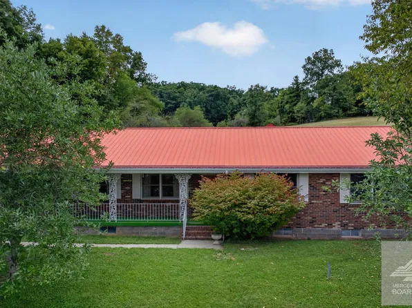 7030 New Hope Rd, Bluefield, WV 24701