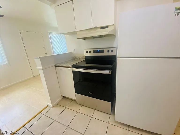 3762 Royal Crest St #6 — Photo 8