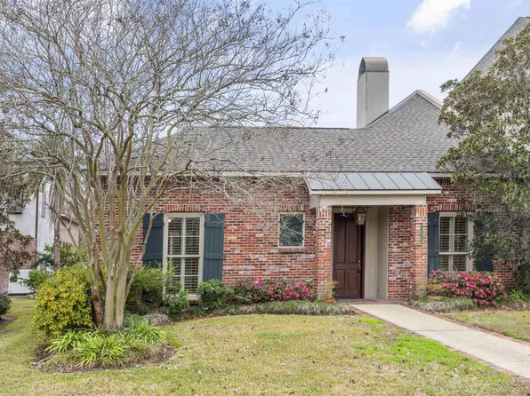 2734 Bocage Lake Dr, Baton Rouge, LA 70809