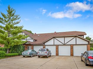 213 Walters Ln APT 1A, Itasca, IL 60143