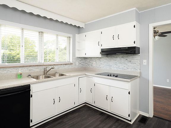 4th image of 4631 Sunflower Dr