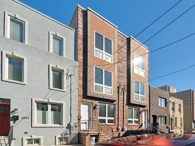 1919 Gerritt St — Photo 3