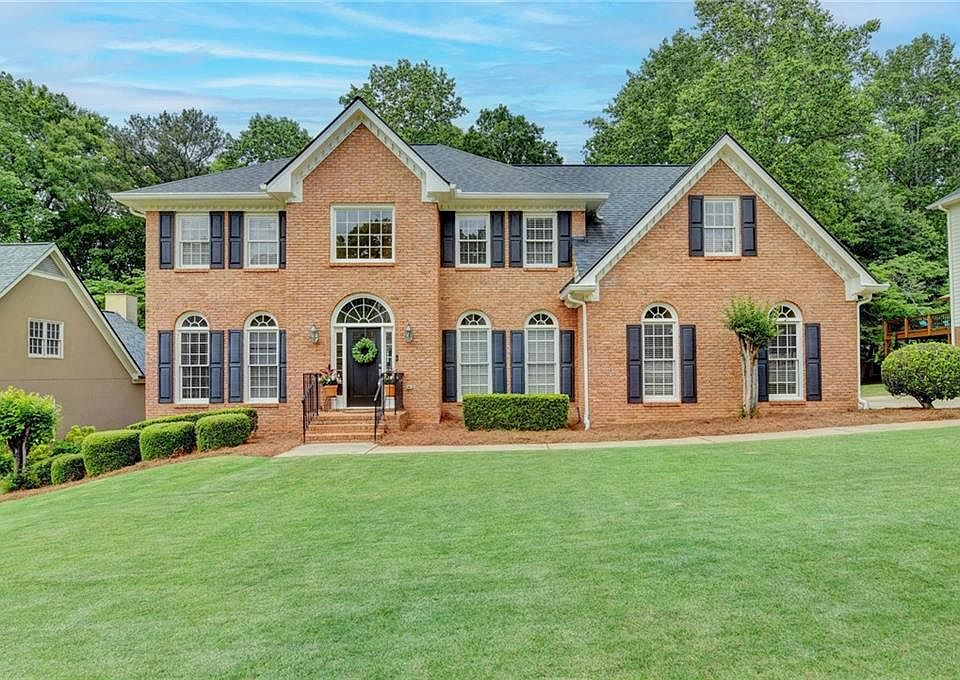 1st image of 215 Sandridge Ct