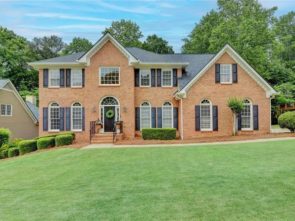 215 Sandridge Ct, Alpharetta, GA 30022