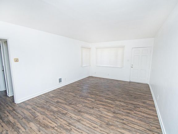 3rd image of 4530 Ohio St