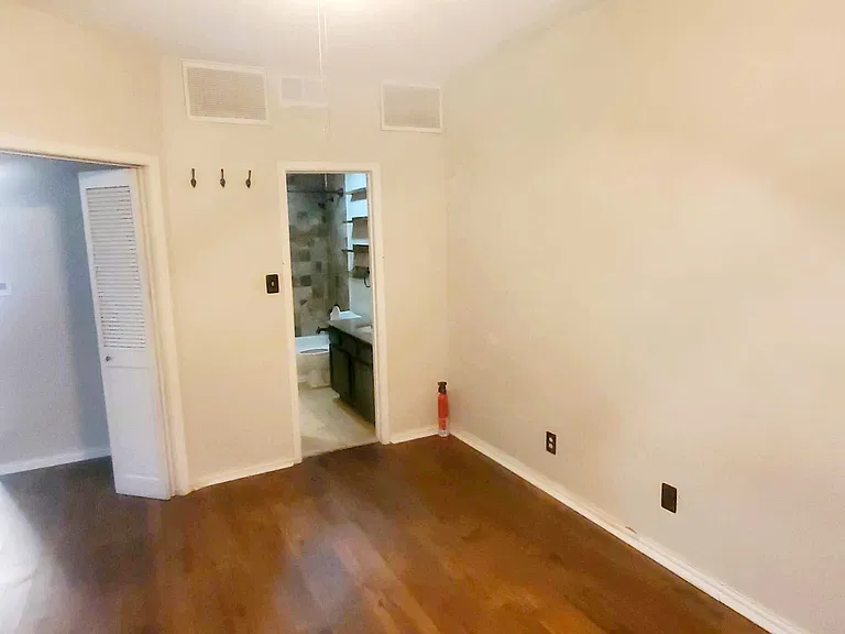 5550 Spring Valley Rd — Photo 10