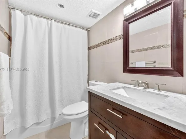 1490 Laguna Lane, Pembroke Pines, FL 33026