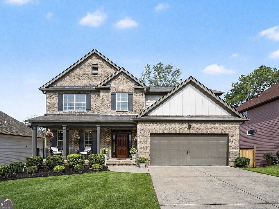 1st image of 526 Blue Mountain Rise