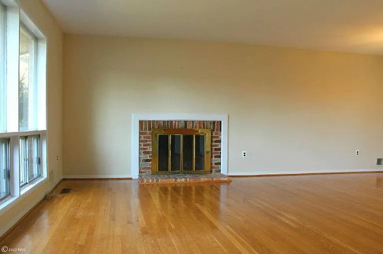 1049 Balls Hill Rd — Photo 4