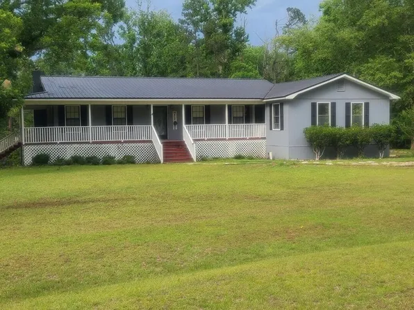 185 Veal St, Swainsboro, GA 30401