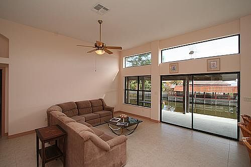 3rd image of 28908 Beauclaire Dr