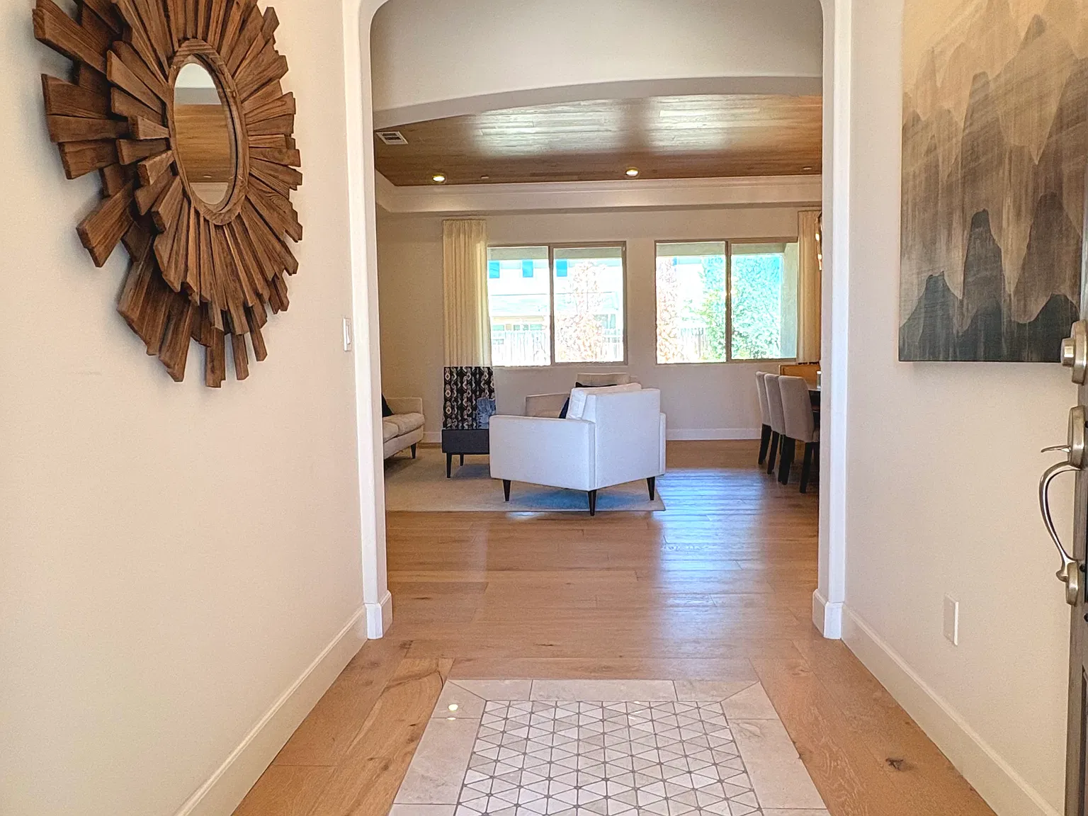 5 bed, 3.5 bath, 2952 sqft, $3,800 — Photo 3