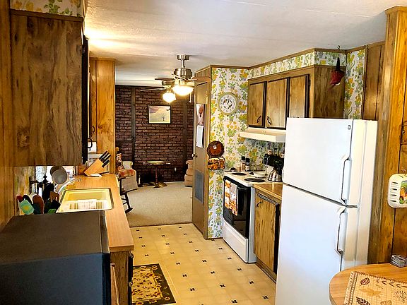 2nd image of 5 Susan Dr #S5