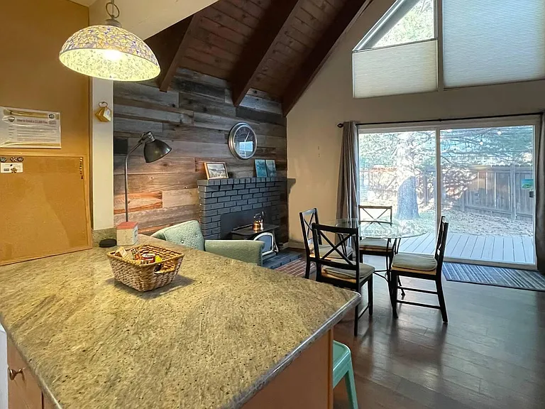 1413 Friant Dr — Photo 2