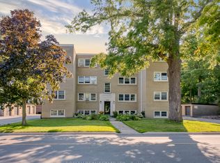 288 Reynolds St #16, Oakville, ON L6J3L4