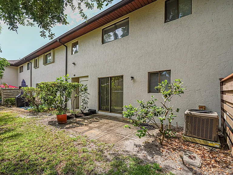 1057 6th Ave #B7 — Photo 22