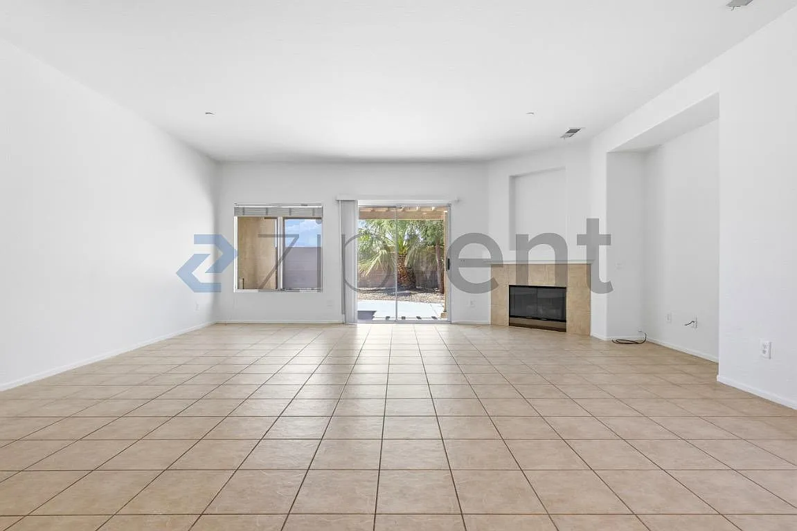 3 bed, 1630 sqft, $2,890 — Photo 2