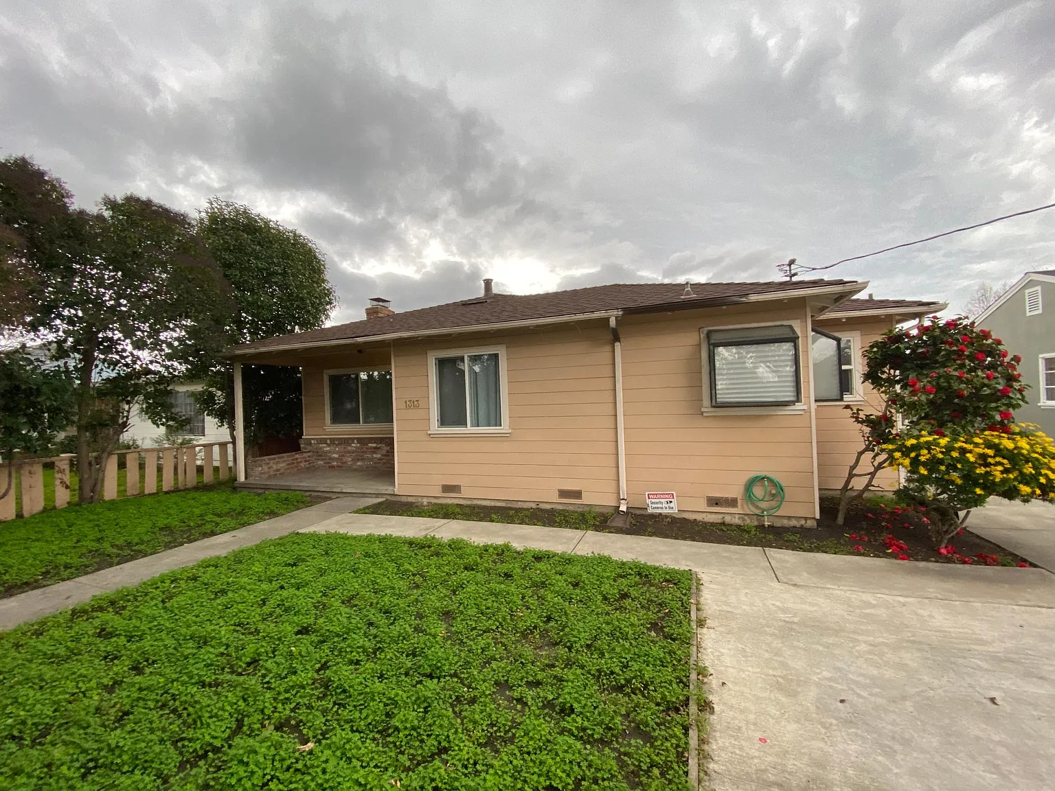 1313 Carlton Ave — Photo 2