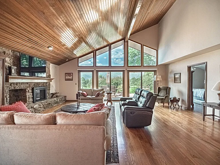 3570 Camels Ridge Ln — Photo 14