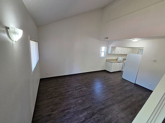 Welcome Home to Oak Creek Townhomes!