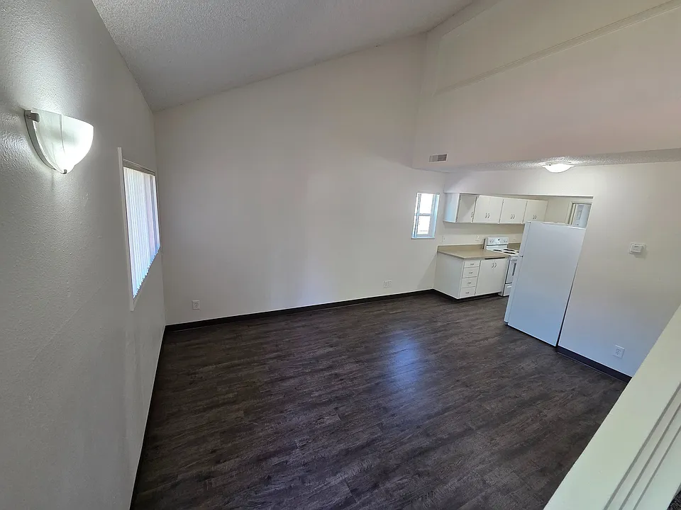 Welcome Home to Oak Creek Townhomes!