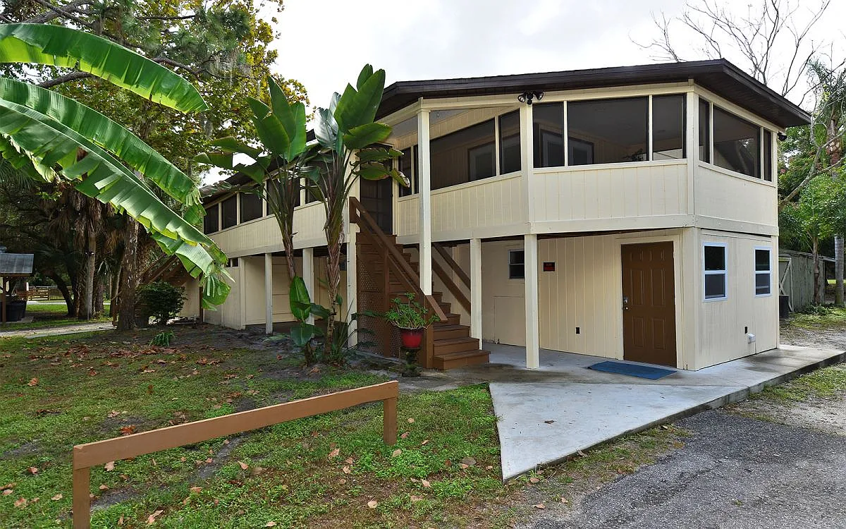 2 bed, 1100 sqft, $1,995 — Photo 1