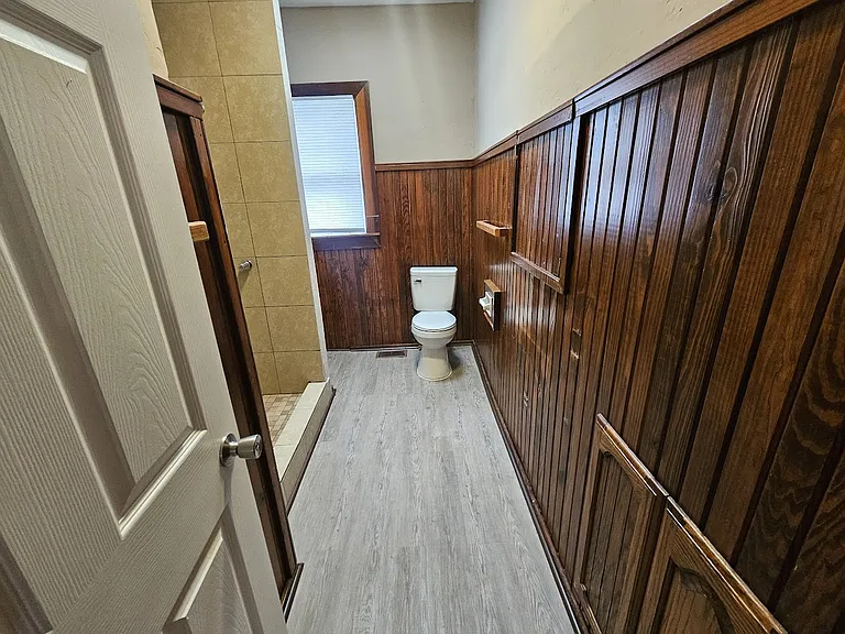 2915 N Harvey Pkwy — Photo 25