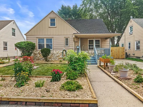 7927 23rd AVENUE, Kenosha, WI 53143
