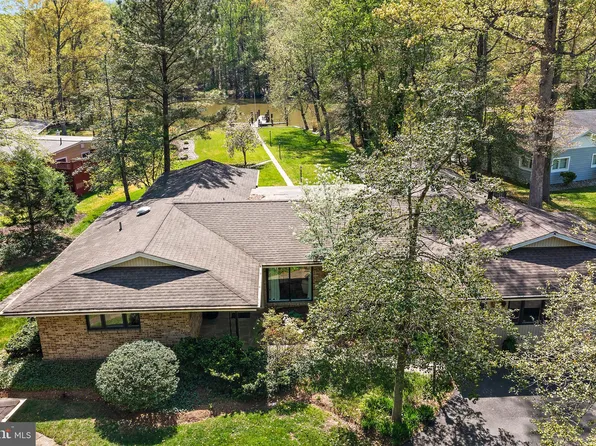 3916 W Shore Dr, Edgewater, MD 21037