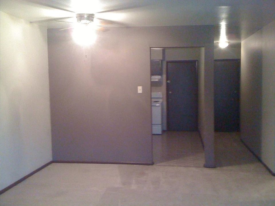2nd image of 941 N River Dr APT 303