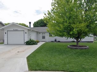 115 W Anita Ln, Elm Creek, NE 68836